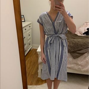 Max studio midi tie dress